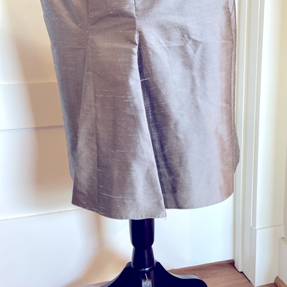 NWT Armani Collezioni NWT Grey Silk Skirt Size 6 - Picture 6 of 7